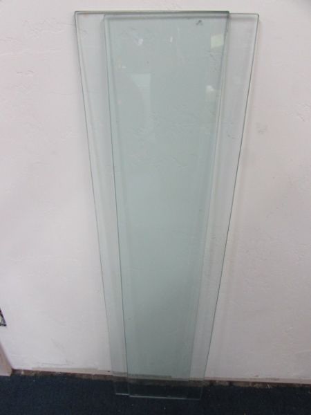 TWO PIECES OF TEMPERED GLASS FOR SHELVING