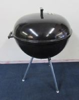 NICE 22.5" DIAMETER KENMORE KETTLE STYLE CHARCOAL GRILL