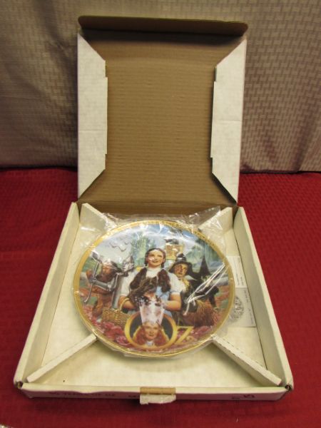 SOMEWHERE OVER THE RAINBOW - NIB COLLECTIBLE HAMILTON 50 YEARS OF OZ WIZARD OF OZ PLATE  