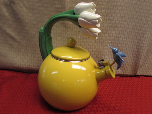 SPRING IS HERE!  VINTAGE SHAWNEE POTTERY BOWLS, PITCHER & SHAKER, ANCONA WHISTLING TEA POT & CORELLE