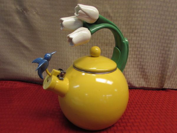 SPRING IS HERE!  VINTAGE SHAWNEE POTTERY BOWLS, PITCHER & SHAKER, ANCONA WHISTLING TEA POT & CORELLE