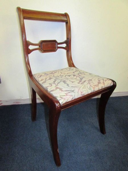 LOVELY VINTAGE SIDE CHAIR WITH UPHOLSTERED SEAT 