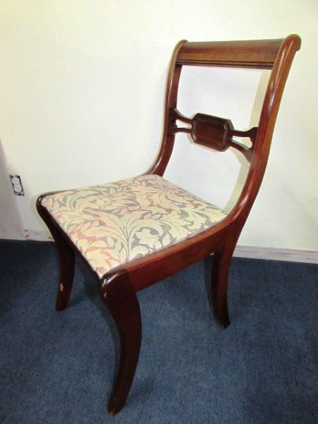 LOVELY VINTAGE SIDE CHAIR WITH UPHOLSTERED SEAT 