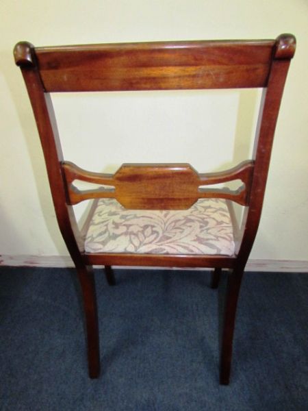 LOVELY VINTAGE SIDE CHAIR WITH UPHOLSTERED SEAT 