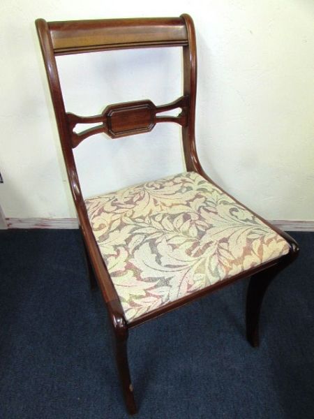 LOVELY VINTAGE SIDE CHAIR WITH UPHOLSTERED SEAT 