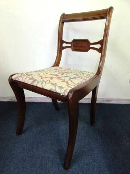 MATCHING VINTAGE SIDE CHAIR WITH UPHOLSTERED SEAT 