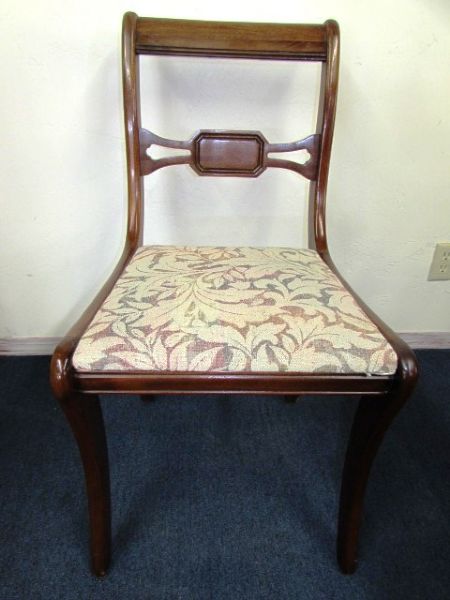 MATCHING VINTAGE SIDE CHAIR WITH UPHOLSTERED SEAT 