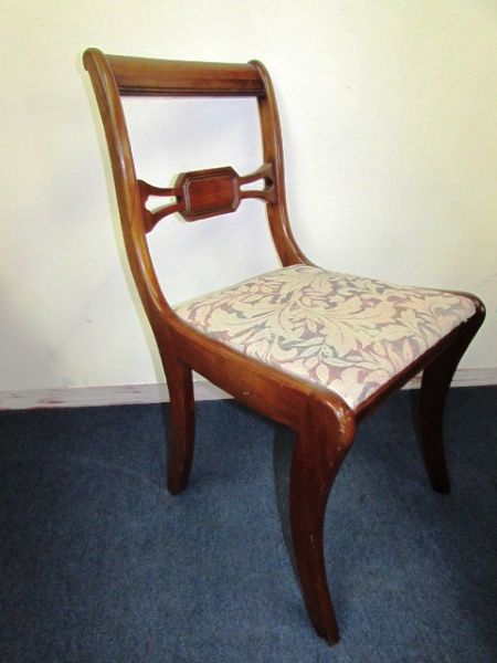 MATCHING VINTAGE SIDE CHAIR WITH UPHOLSTERED SEAT 