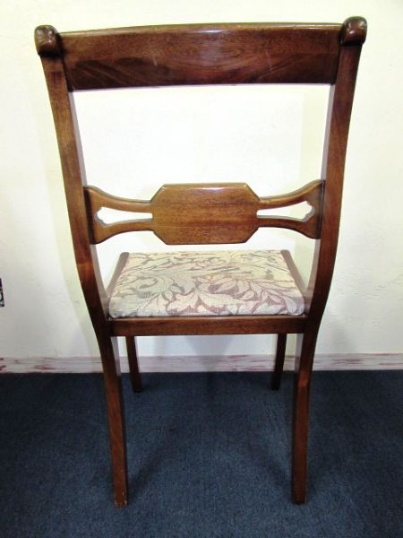MATCHING VINTAGE SIDE CHAIR WITH UPHOLSTERED SEAT 