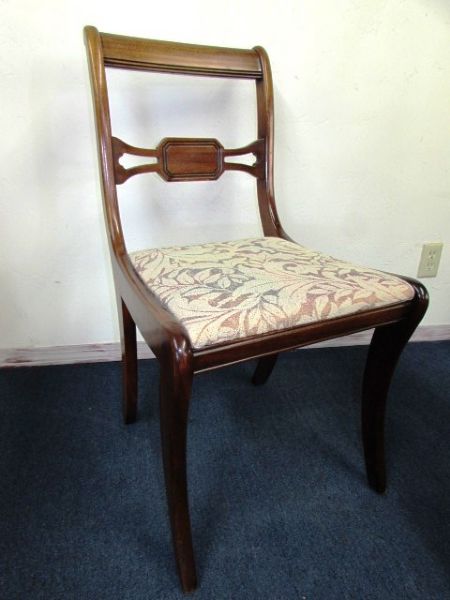 MATCHING VINTAGE SIDE CHAIR WITH UPHOLSTERED SEAT 