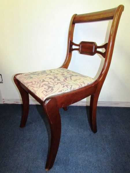 MATCHING VINTAGE SIDE CHAIR WITH UPHOLSTERED SEAT 