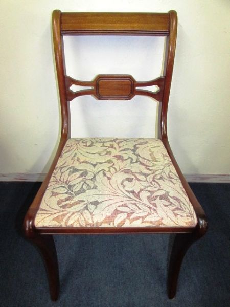 MATCHING VINTAGE SIDE CHAIR WITH UPHOLSTERED SEAT 