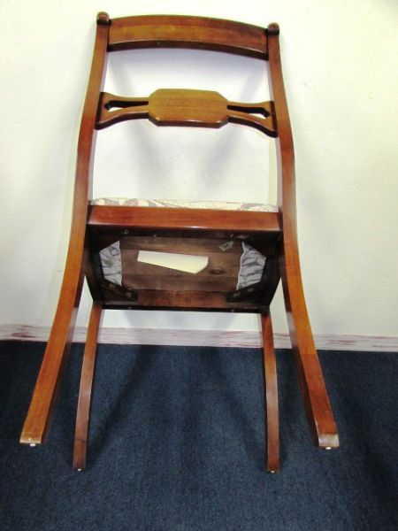 MATCHING VINTAGE SIDE CHAIR WITH UPHOLSTERED SEAT 