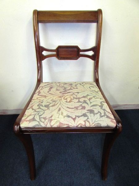 MATCHING VINTAGE SIDE CHAIR WITH UPHOLSTERED SEAT 