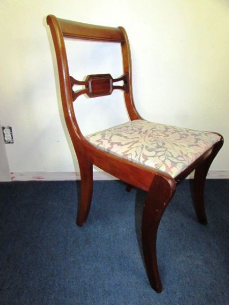 MATCHING VINTAGE SIDE CHAIR WITH UPHOLSTERED SEAT 