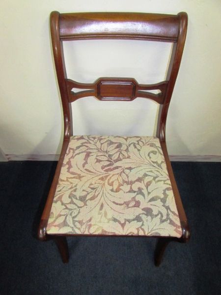 MATCHING VINTAGE SIDE CHAIR WITH UPHOLSTERED SEAT 