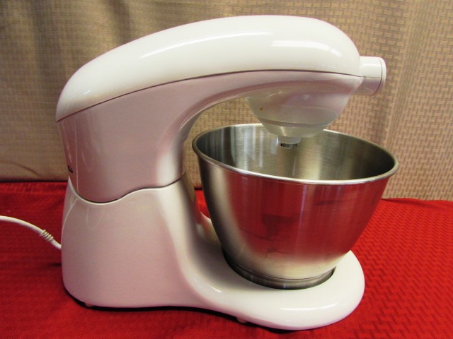 Sold at Auction: KitchenAid Stand Mixer Clean w Paddle, Whisk
