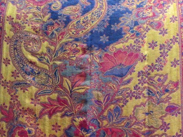 GORGEOUS WOOL & SILK PASHMINA SCARF/WRAP - SOFT & IN EXCELLENT CONDITION