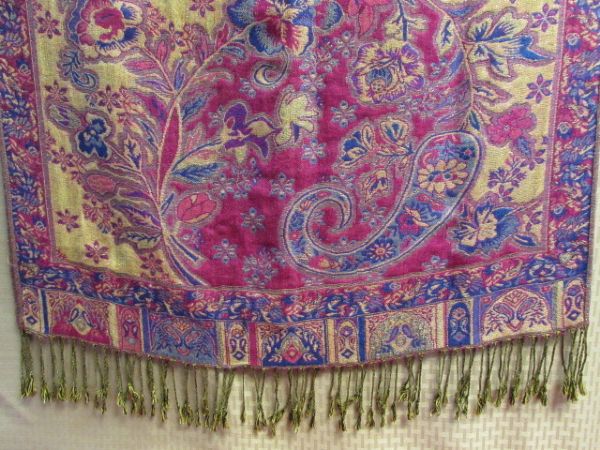 GORGEOUS WOOL & SILK PASHMINA SCARF/WRAP - SOFT & IN EXCELLENT CONDITION