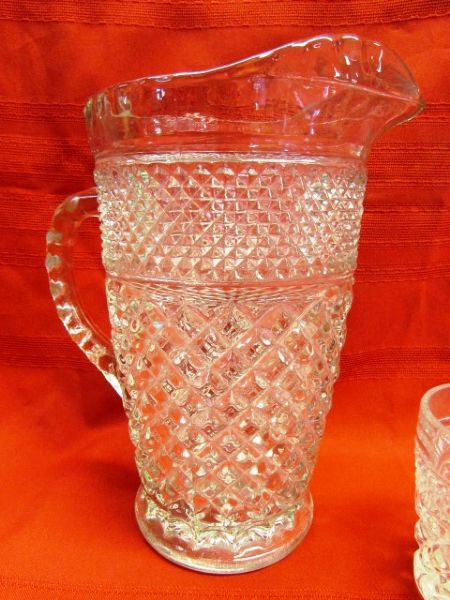 BEAUTIFUL VINTAGE WEXFORD PRESSED GLASS!   NIB FOOTED CAKE PLATE W/DOME, PITCHER, GLASSES & CANISTER 