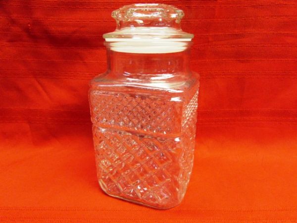 BEAUTIFUL VINTAGE WEXFORD PRESSED GLASS!   NIB FOOTED CAKE PLATE W/DOME, PITCHER, GLASSES & CANISTER 