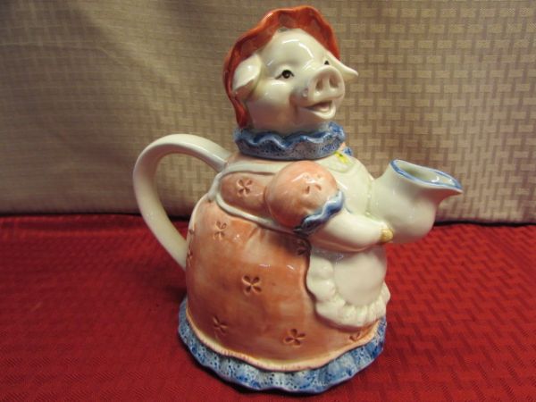 SWEET VINTAGE OTIGIRI GRANDMOTHER PIG TEA POT - HANDPAINTED