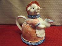 SWEET VINTAGE OTIGIRI GRANDMOTHER PIG TEA POT - HANDPAINTED