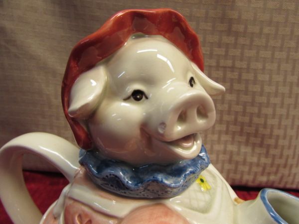 SWEET VINTAGE OTIGIRI GRANDMOTHER PIG TEA POT - HANDPAINTED