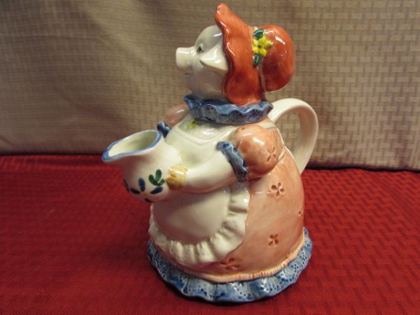 SWEET VINTAGE OTIGIRI GRANDMOTHER PIG TEA POT - HANDPAINTED