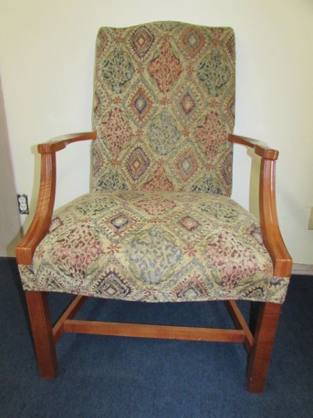 HAVE A SEAT!  ELEGANT UPHOLSTERED CHAIR