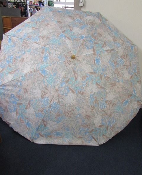 LARGE PATIO UMBRELLA