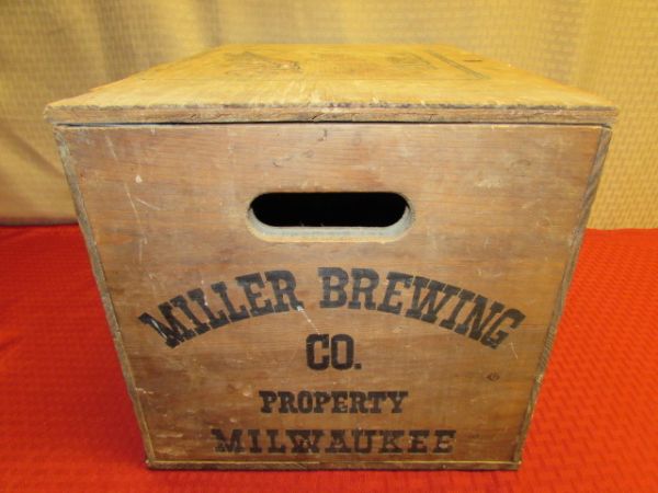 AWESOME VINTAGE MILLER HIGH LIFE WOOD CRATE WITH BOTTLE CAP CHECKER BOARD LID 