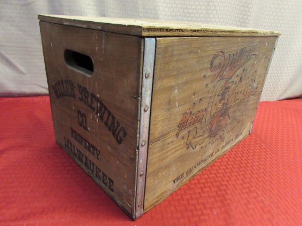 AWESOME VINTAGE MILLER HIGH LIFE WOOD CRATE WITH BOTTLE CAP CHECKER BOARD LID 