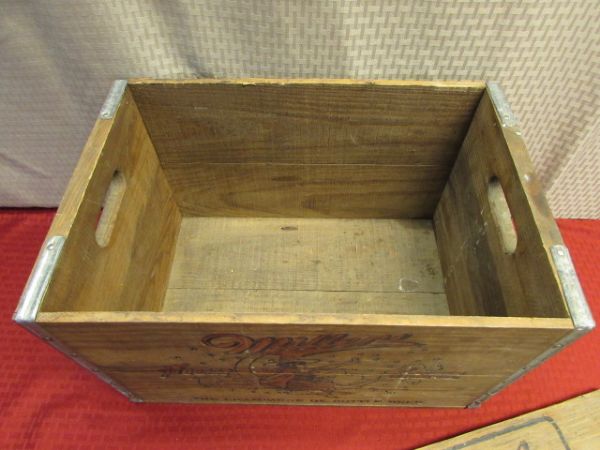 AWESOME VINTAGE MILLER HIGH LIFE WOOD CRATE WITH BOTTLE CAP CHECKER BOARD LID 