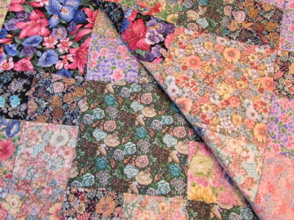 WONDERFUL HANDMADE COUNTRY CHIC QUILT TOP, READY TO FINISH