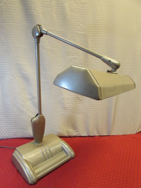 MID CENTURY INDUSTRIAL AGE MAGIC ARM SWING ARM DESK LAMP - HEAVY!