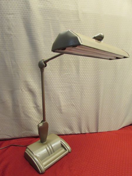 MID CENTURY INDUSTRIAL AGE MAGIC ARM SWING ARM DESK LAMP - HEAVY!