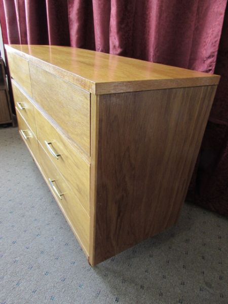 NICE MID CENTURY MODERN 6 DRAWER DRESSER