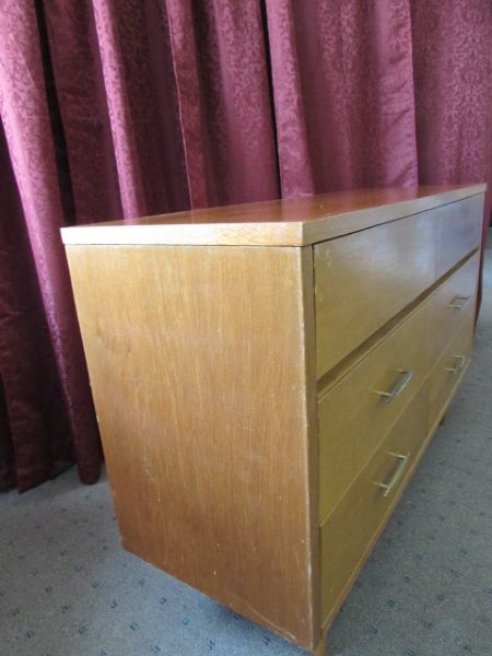 NICE MID CENTURY MODERN 6 DRAWER DRESSER