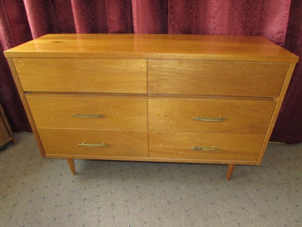 NICE MID CENTURY MODERN 6 DRAWER DRESSER