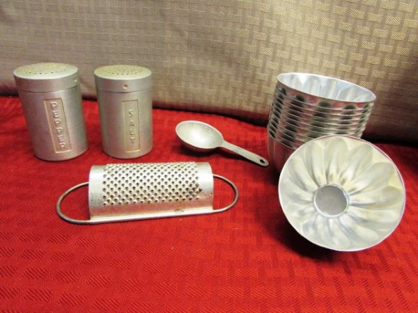 VINTAGE KITCHEN - DUBL HANDI WASH BOARD, MIXETTE ELECTRIC MIXER, BALL JAR, S&P SET, MINI BAKING TINS & MORE