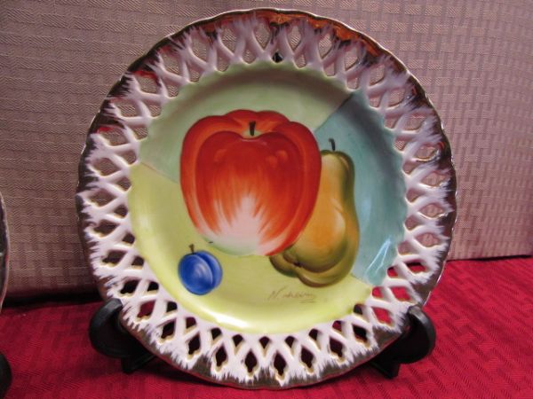 PIE & COFFEE - WONDERFUL CERAMIC COVERED PIE PLATE, 2 VINTAGE DECORATIVE PLATES & 6 PEDESTAL MUGS