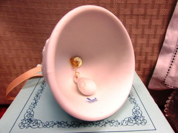 DÉCOR FOR THE SEASONS-COLLECTIBLE PORCELAIN LLADRO BELL, DEPRESSION GLASS SERVING DISHES, NEW CANDLE & MORE