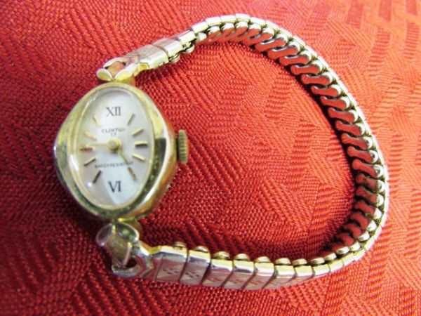 STEAMPUNK TREASURES - TWO VINTAGE STOP WATCHES, WATCH BANDS, TWO LADIES WATCHES & A POCKET MIRROR
