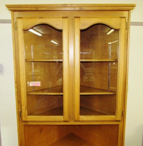 LOVELY CORNER HUTCH -DISPLAY & STORAGE