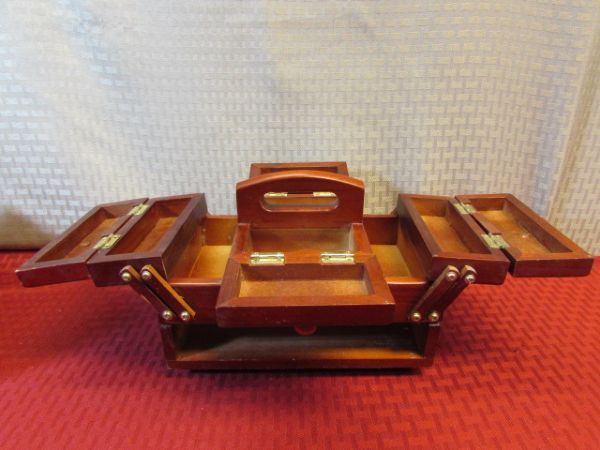 VINTAGE SINGER SEWING CADDY, WOVEN SEWING BASKET, WOOD SPOOL THREAD, BUTTONS & MORE