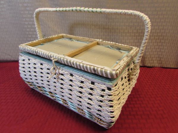 VINTAGE SINGER SEWING CADDY, WOVEN SEWING BASKET, WOOD SPOOL THREAD, BUTTONS & MORE