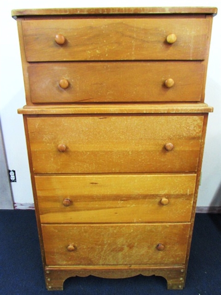 NICE VINTAGE MAPLE DECK CHEST/DRESSER