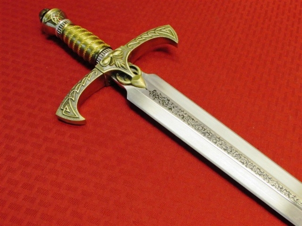 GET MEDIEVAL!  33 SWORD WITH DECORATIVE BRASS FINISH HILT & HEAVY STEEL BLADE 