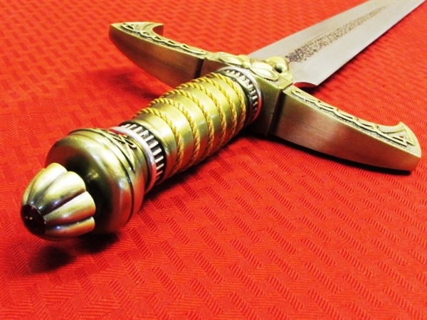 GET MEDIEVAL!  33 SWORD WITH DECORATIVE BRASS FINISH HILT & HEAVY STEEL BLADE 